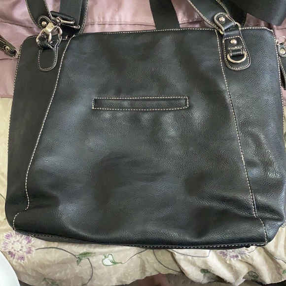 Kenneth Cole Reaction Tote Bag - Picture 3 of 4